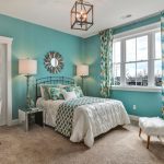 green bedroom